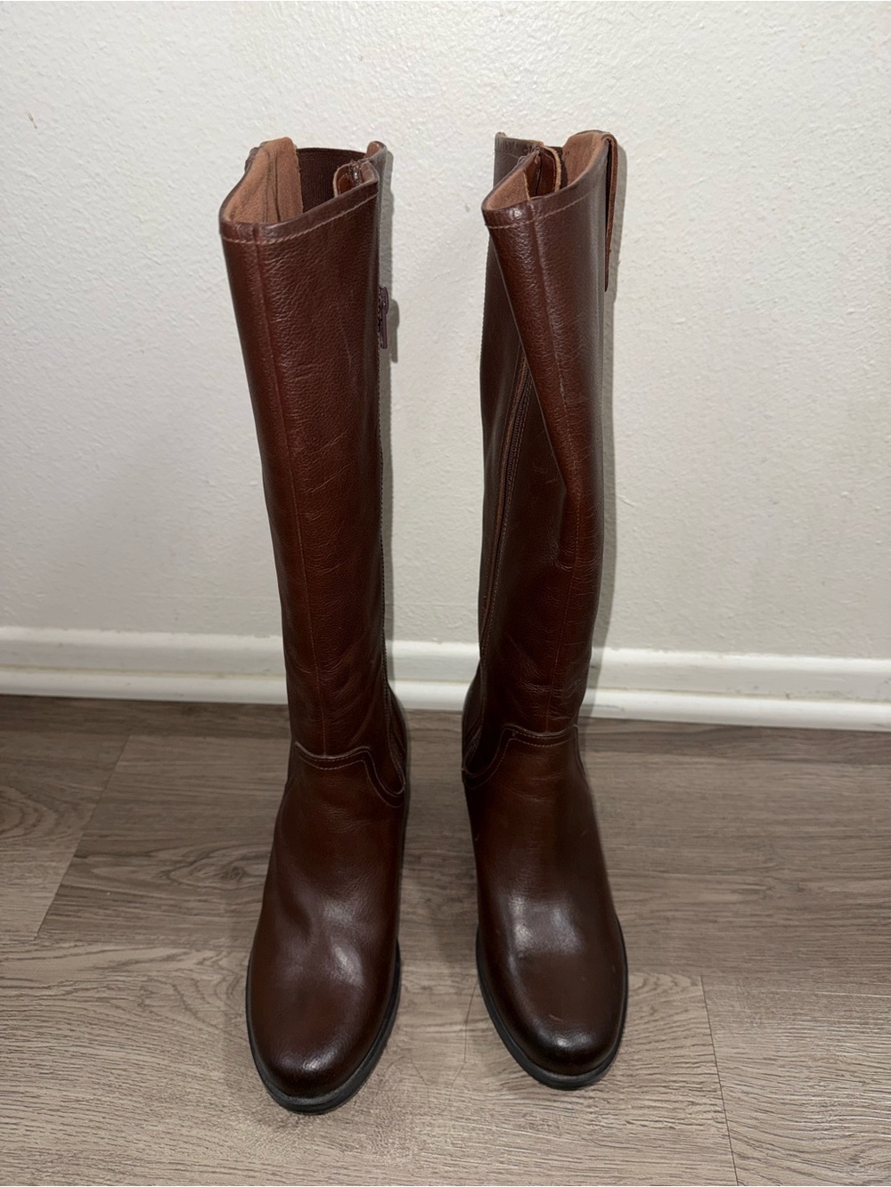Clarks Hollis Moon brown leather boots